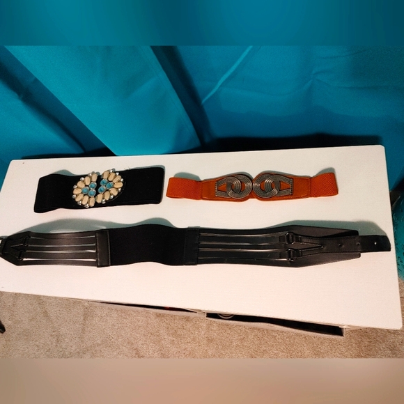 3 sets of ladies belts (tender used) Size S - Picture 2 of 6